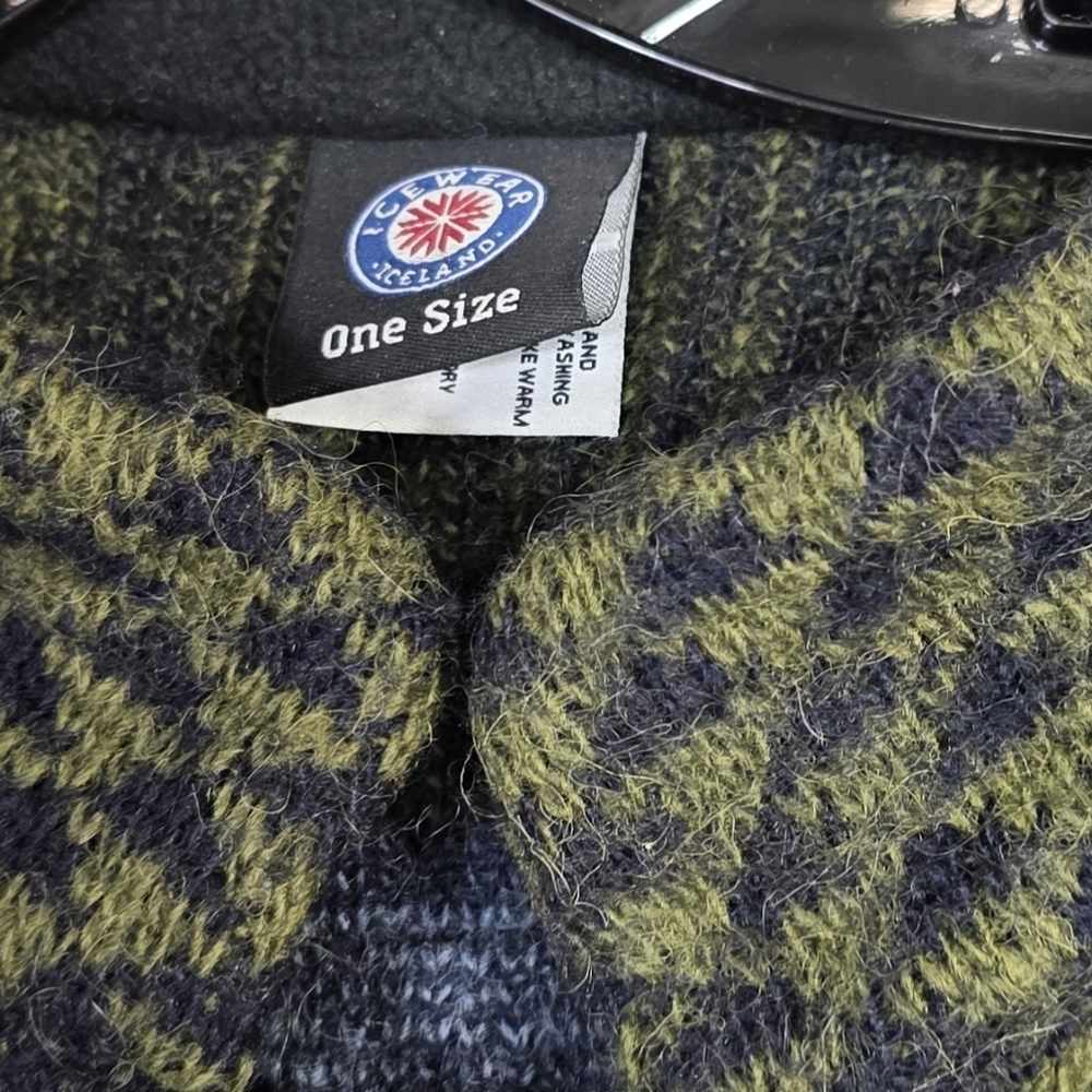 Icewear ASA Icelandic wool geometric Poncho - Picture 12 of 12
